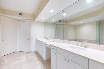 20201 E Country Club Drive #706, Aventura, FL 33180 - Photo 25