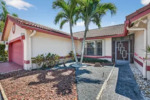 10226 Fresh Meadow Ln, Boca Raton, FL 33498 - Photo 5