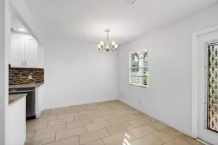 1017 Cornwall A, Boca Raton, FL 33434 - Photo 15
