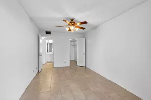 1017 Cornwall A, Boca Raton, FL 33434 - Photo 37