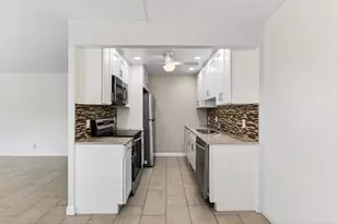 1017 Cornwall A, Boca Raton, FL 33434 - Photo 19