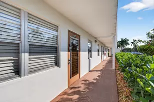 1017 Cornwall A, Boca Raton, FL 33434 - Photo 5