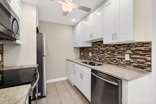 1017 Cornwall A, Boca Raton, FL 33434 - Photo 19