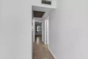 1017 Cornwall A, Boca Raton, FL 33434 - Photo 25