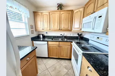 328 Farnham P, Deerfield Beach, FL 33442 - Photo 21