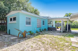 2574 NE Roberta St, Jensen Beach, FL 34957 - Photo 11