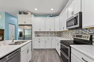 12932 SW Lake Fern Cir, Port Saint Lucie, FL 34987 - Photo 11