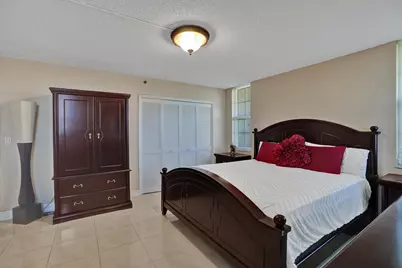 3520 Oaks Way #1010, Pompano Beach, FL 33069 - Photo 23