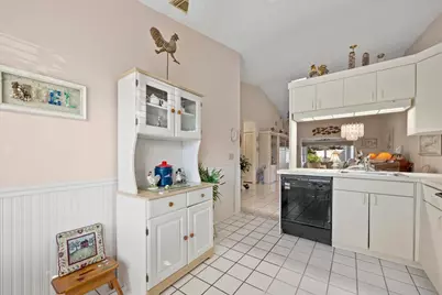 10831 SE Sea Pines Circle, Hobe Sound, FL 33455 - Photo 9