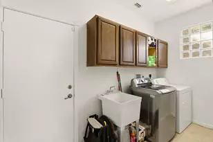 1085 Center Stone Ln, Riviera Beach, FL 33404 - Photo 37