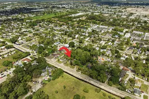 5133 Pine Grove Dr N, West Palm Beach, FL 33417 - Photo 5