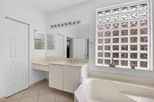 13738 Plaza Mayor Dr, Delray Beach, FL 33446 - Photo 29