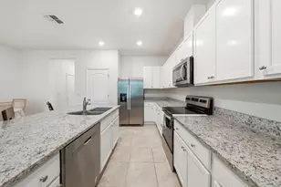 986 Lido Dr, Howey in the Hills, FL 34737 - Photo 3