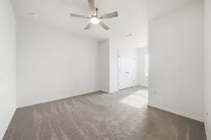 986 Lido Dr, Howey in the Hills, FL 34737 - Photo 9