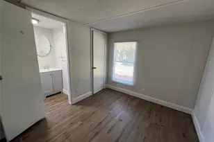 585 NW Ave D, Moore Haven, FL 33471 - Photo 7