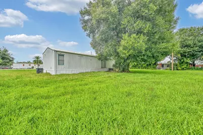 585 NW Avenue D, Moore Haven, FL 33471 - Photo 25