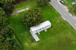 585 NW Ave D, Moore Haven, FL 33471 - Photo 17