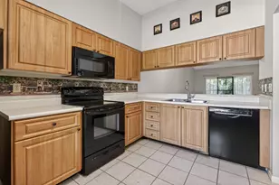 2301 Sabal Ridge Ct, Palm Beach Gardens, FL 33418 - Photo 9