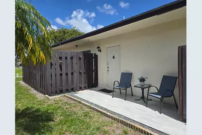 5255 Mendoza Street, West Palm Beach, FL 33415 - Photo 9