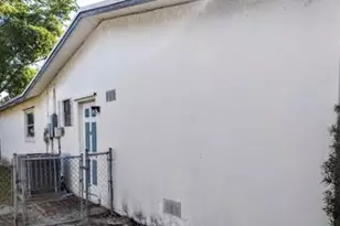 8528 Windsor Dr, Miramar, FL 33025 - Photo 9