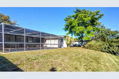 8528 Windsor Drive, Miramar, FL 33025 - Photo 5