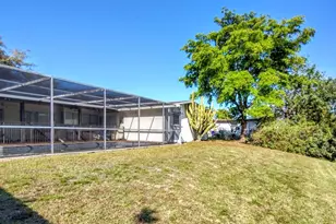 8528 Windsor Dr, Miramar, FL 33025 - Photo 5