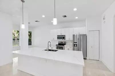 2013 Harbor View Circle, Weston, FL 33327 - Photo 5
