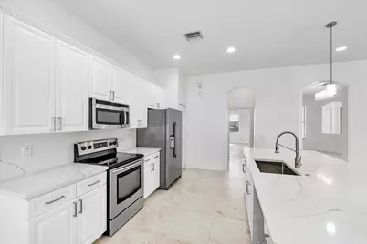 2013 Harbor View Circle, Weston, FL 33327 - Photo 7