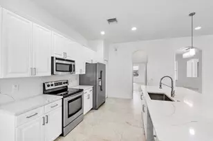 2013 Harbor View Cir, Weston, FL 33327 - Photo 7