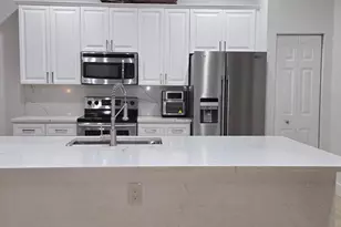 2013 Harbor View Cir, Weston, FL 33327 - Photo 5