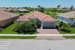 11192 SW Maple Tree Ln, Port Saint Lucie, FL 34987 - Photo 27
