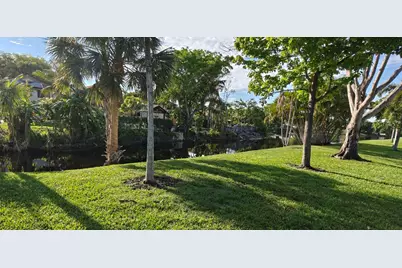 385 NW 36th Avenue, Deerfield Beach, FL 33442 - Photo 25