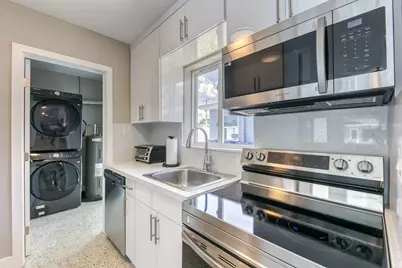 2017 NE 26th Street, Wilton Manors, FL 33305 - Photo 9