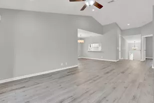 9 Lexington Ln E, Palm Beach Gardens, FL 33418 - Photo 17