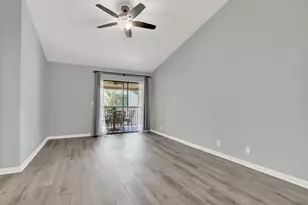 9 Lexington Ln E, Palm Beach Gardens, FL 33418 - Photo 23