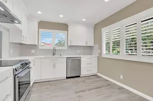 9 Lexington Ln E, Palm Beach Gardens, FL 33418 - Photo 13