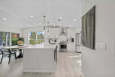 2235 Las Brisas Court, Wellington, FL 33414 - Photo 11