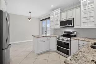 1716 NW 166th Ave, Pembroke Pines, FL 33028 - Photo 23