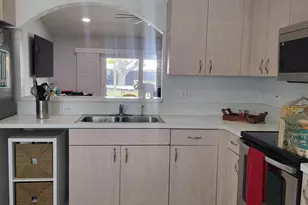 272 SW Crescent Ave, Port Saint Lucie, FL 34984 - Photo 5