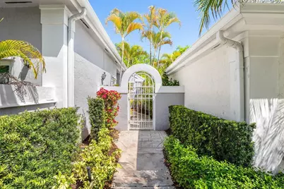 27 Wyndham Lane, Palm Beach Gardens, FL 33418 - Photo 3