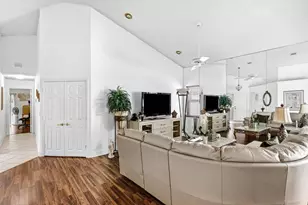 27 Wyndham Ln, Palm Beach Gardens, FL 33418 - Photo 5