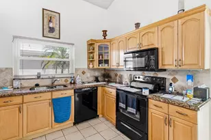 27 Wyndham Ln, Palm Beach Gardens, FL 33418 - Photo 9