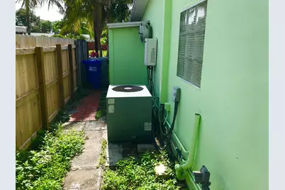 11 NE 17th Avenue, Pompano Beach, FL 33060 - Photo 13