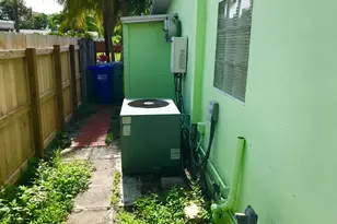 11 NE 17th Ave, Pompano Beach, FL 33060 - Photo 13