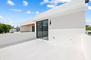 2324 SW 26th St, Miami, FL 33133 - Photo 29