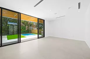 2324 SW 26th St, Miami, FL 33133 - Photo 9