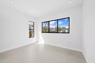 2324 SW 26th St, Miami, FL 33133 - Photo 13