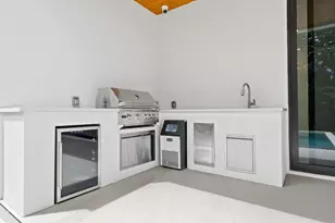 2324 SW 26th St, Miami, FL 33133 - Photo 37