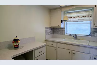 2800 Ashley Drive E #B, West Palm Beach, FL 33415 - Photo 5