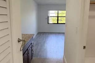 9235 SW 8th St, Boca Raton, FL 33428 - Photo 15